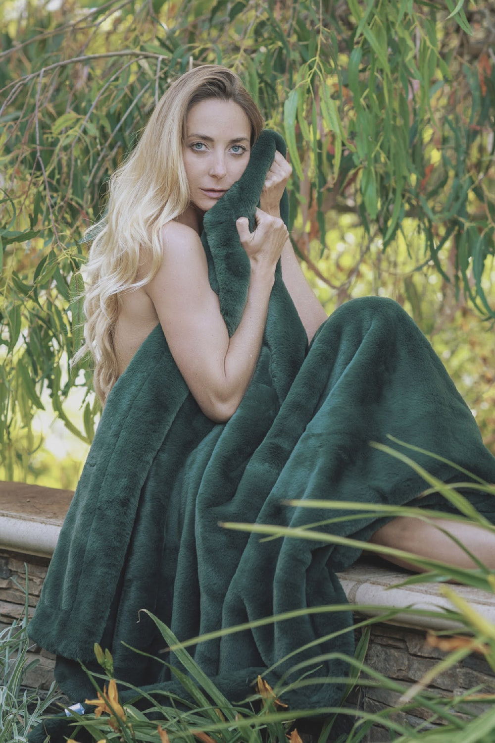 Santa Cruz Faux Fur Throw Blanket